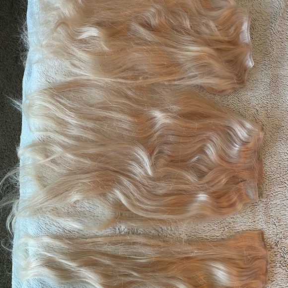 3 rows of 20 inch clip in remi cachet extensions #55 - Picture 2 of 3